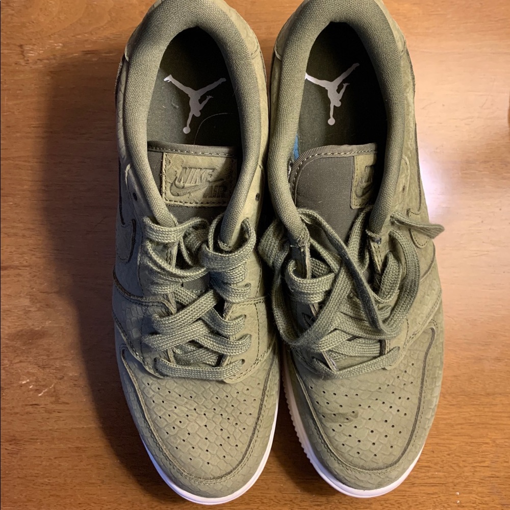 Air Jordan Retro Lows